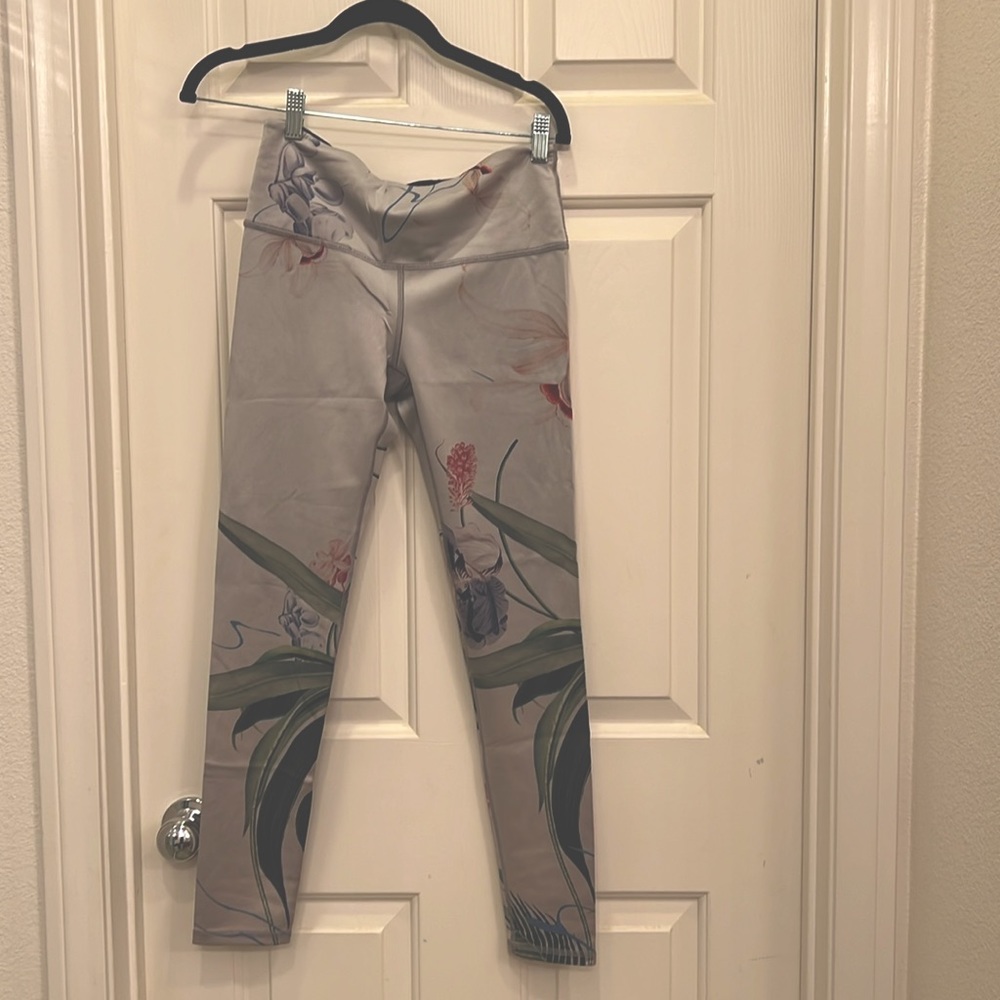 Noli yoga pants, size medium, floral, gently used